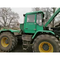 Трактор колісний ХТА-200-04